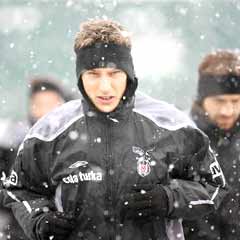 Beşiktaş, kar altında çalıştı  