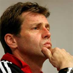 FLAŞ: GS, Skibbe'nin görevine son verdi