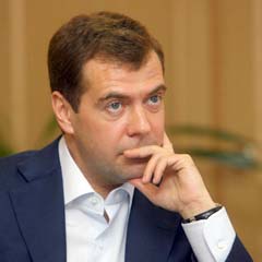 Medvedev Aliyev'i aradı