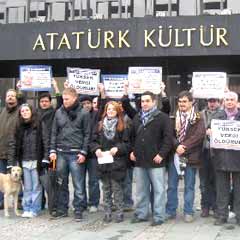 "Yüksek vergi öldürür" eylemi