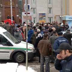 Ukrayna'da bankazedeler yol kesti  