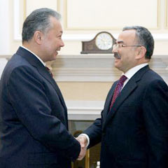 Bakan Güler Kırgız lider Bakiyev ile görüştü