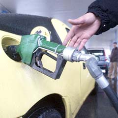 Benzine 5-6 kuruş indirim geldi  