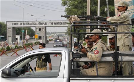 Pakistan'da nükleer üsse baskın