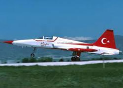 Yıldırım: Hedef Türkiye'deki uçakları Türk pilotların kullanması