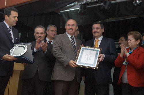 "Tuzu kuru olanlar yardıma karşı"