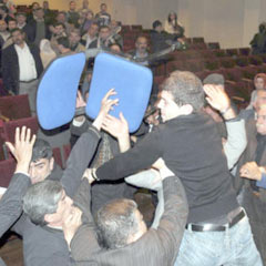 AK Partililerle MHP'liler birbirine girdi