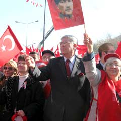 Paşa eylemlerde turp gibiydi!-FOTO