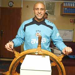 Roberto Carlos dümene geçti