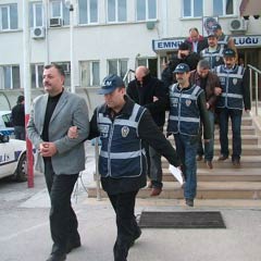 Gözaltına alınan 2 albay serbest