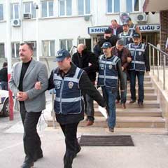 İki albay adliyeye çıkarıldı