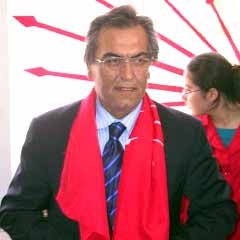 CHP, tepkilere dayanamayıp adayını değiştirdi