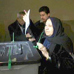 Irak'ta oylar sayılmaya devam ediyor