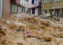 Nijerya'da seller: 33 kişi öldü, binlerce kişi evsiz kaldı