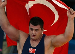 Önce hocalar sonra madalya gitti