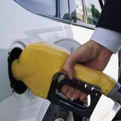 Benzine 5 kuruş zam geldi