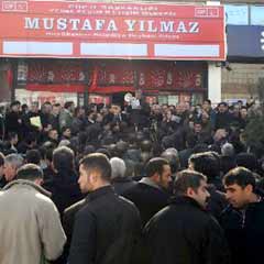 CHP adayları protesto edildi