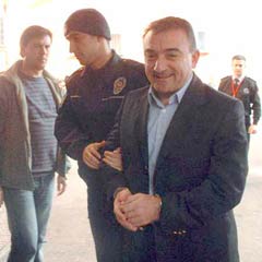 Başkanlar tutuklandı, gazeteci Tığ serbest!