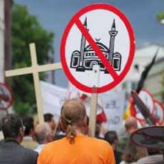 Köln, aşırı sağı bitirmek istiyor!