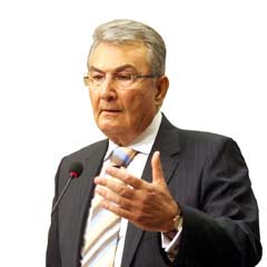 Baykal, Ergenekon savcılarını hedef gösterdi
