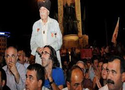 CHP'liler, milletvekilinin kaçırılmasını protesto etti
