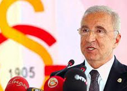 Ünal Aysal'dan futbol takımına tebrik