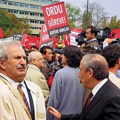 Darbeci kafaya bak!
