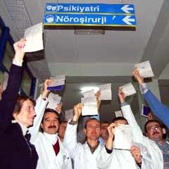Sağlıkçılar, psitiyatride muayene oldu!