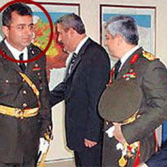 Firari Yarbay teslim oldu