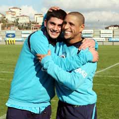 Hayranı olduğu Carlos ile antrenmana çıktı