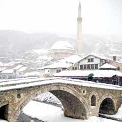Kosova'da kar 1 metreyi buldu