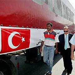 Gazze'ye gönderilen yardımlar sınırda bekletiliyor