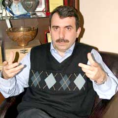 CHP'deki dinlemenin altından yine o gazeteci çıktı