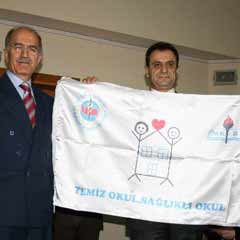 Bursa'da 44 okula Beyaz Bayrak verildi