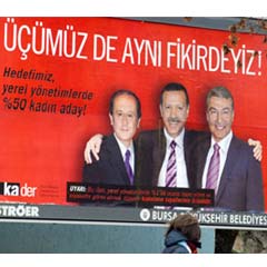 O afiş MHP'yi mahkemeye götürüyor!