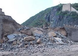 Çin Seddi yağmur sonucu yıkıldı
