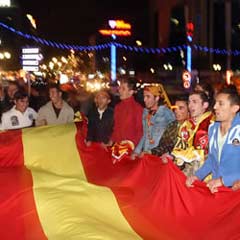 Galatasaraylılar takımını yalnız bırakmadı