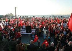 İzmirliler teröre lanet yağdırdı