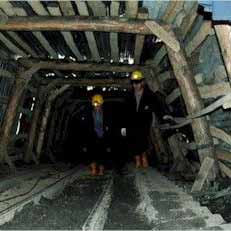 Çin'de grizu patlaması: 18 işçi mahsur