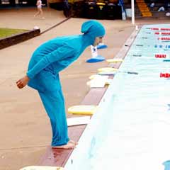 İsveç'ten Müslüman bayanlara Burkini çözümü