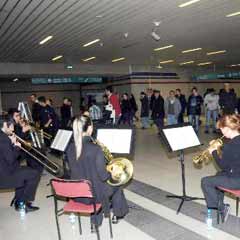 İzmir metroda canlı müzik