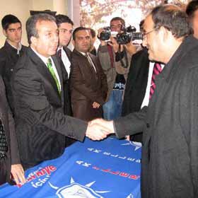 Bakan Eker, vatandaşlarla bayramlaştı