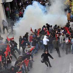 Yunanistan'daki olaylar durdurulamıyor