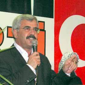 Eski vekil Aksu'ya talip
