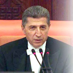 FLAŞ: Toptan özür diledi!