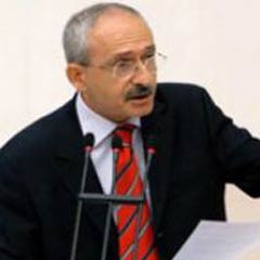 'Ele verir talkını, kendi yutar salkımı'