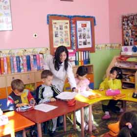 Öğrenciler, öğretmen ve idareci oldu