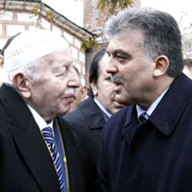 İşte Erbakan Hoca ile Gül'ü buluşturan o görüntüler (FOTO)