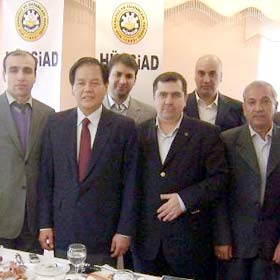 Filipinli Büyükelçi işadamlarıyla buluştu