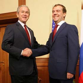 Medvedev, Bush'u balık tutmaya çağırdı